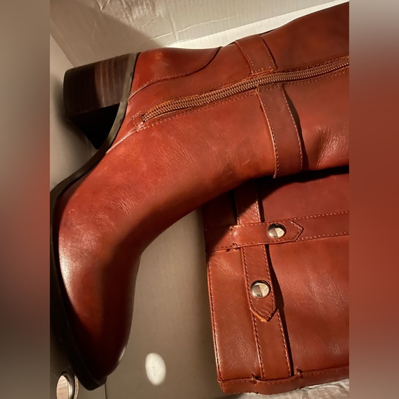 Boots - Picture 2 of 10